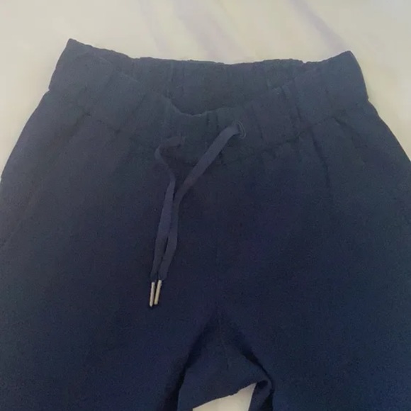 Lululemon On the Fly pant- Woven Navy - Picture 3 of 4